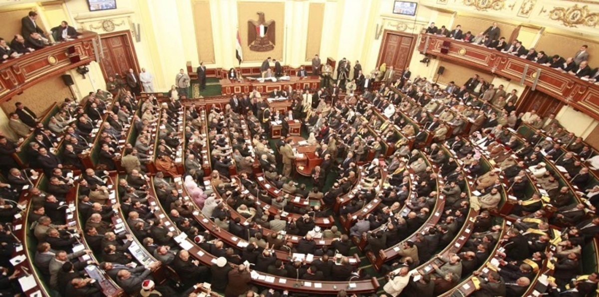 أول قرار رئاسي أمام البرلمان المصري
