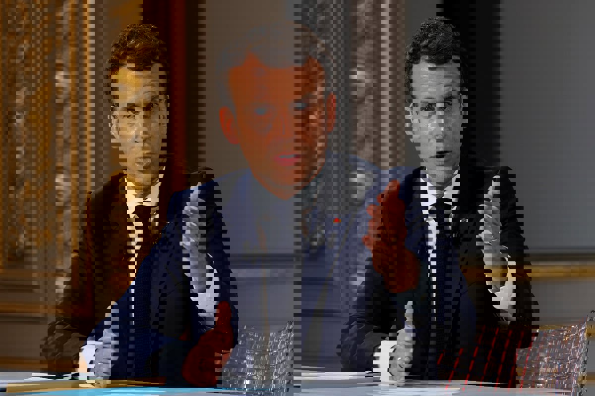 ماكرون وكاميرون يحثان إسرائيل وإيران على تجنب التصعيد