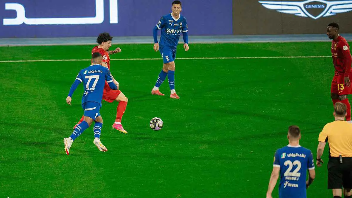 بث مباشر لمباراة الهلال ضد القادسية في الدوري السعودي