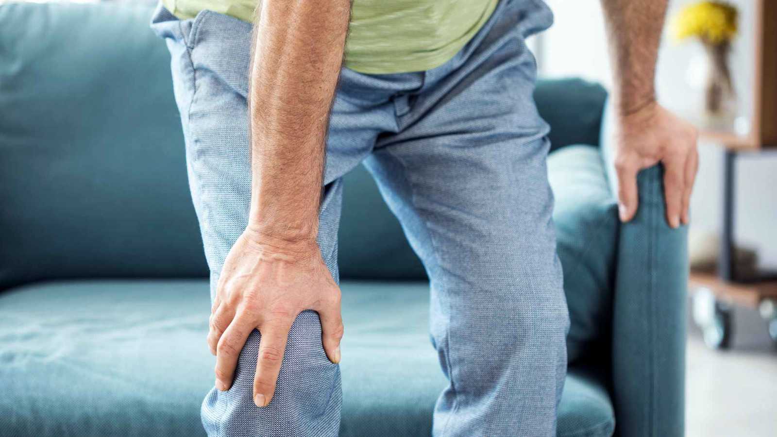 3 عادات تحمي ساقيك من أضرار الوقوف الطويل