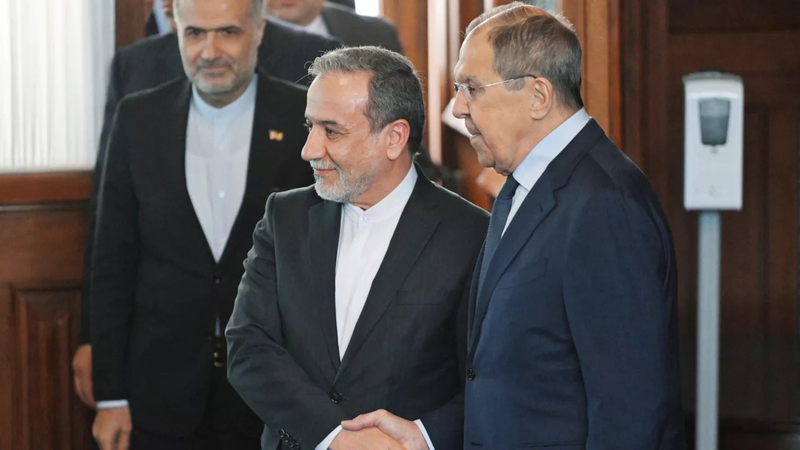 موسكو تعلن استعدادها للوساطة بين طهران وتل أبيب