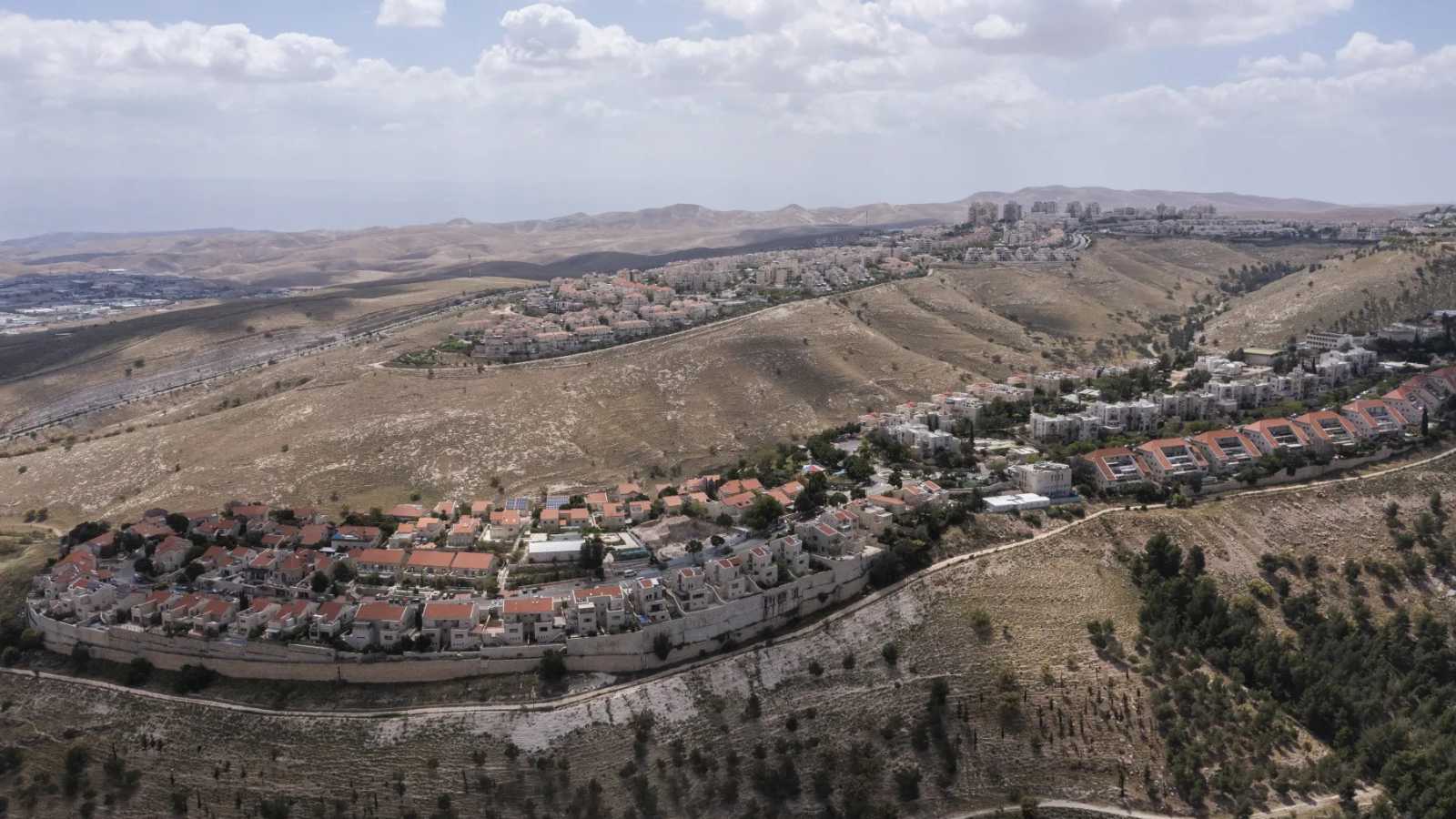 طفرة استيطانية "مرعبة".. إسرائيل تعيد رسم خريطة الضفة الغربية ديمغرافيًا