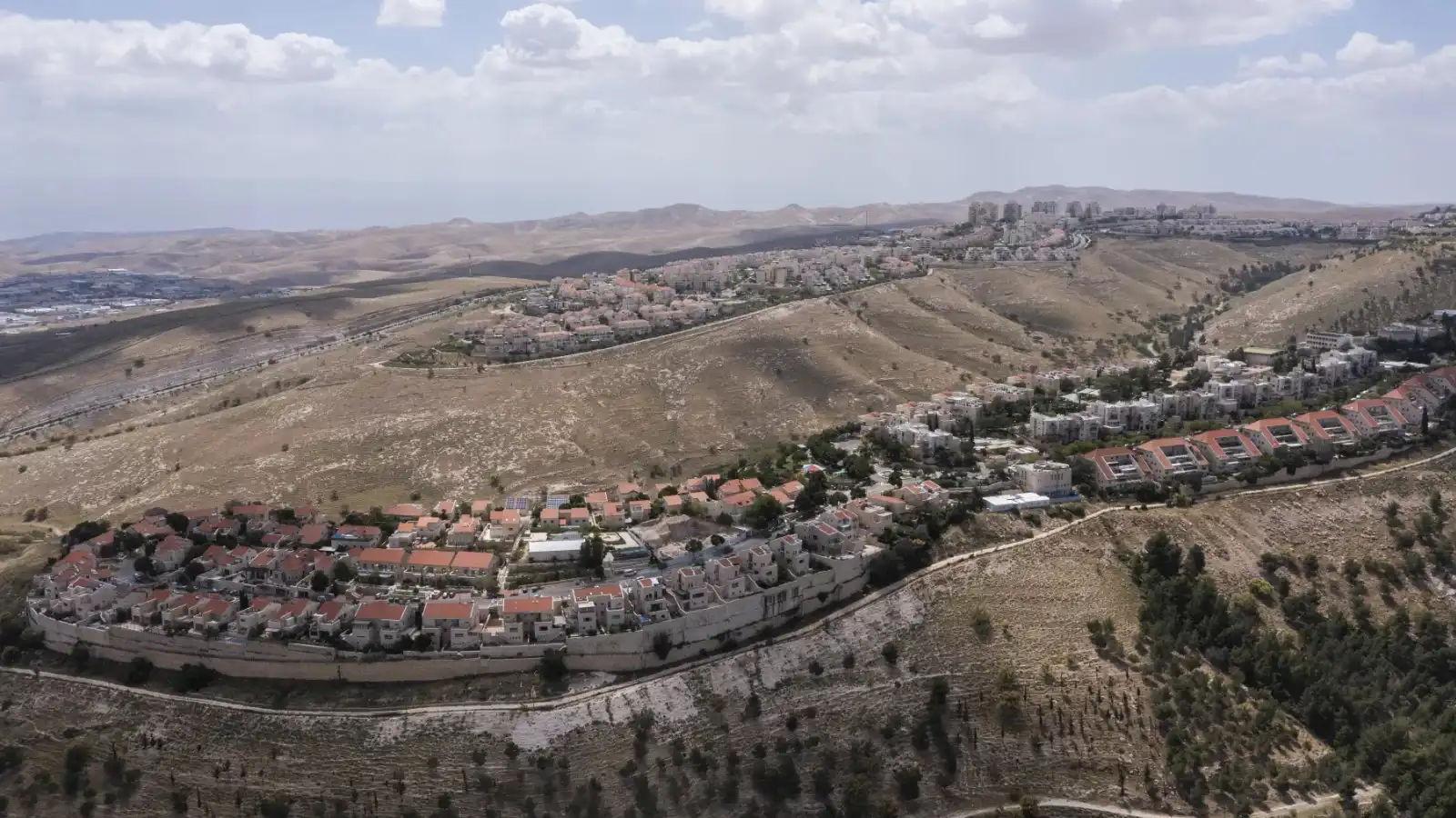 الاتحاد الأوروبي يدعو إسرائيل لوقف مشروع "E1" الاستيطاني