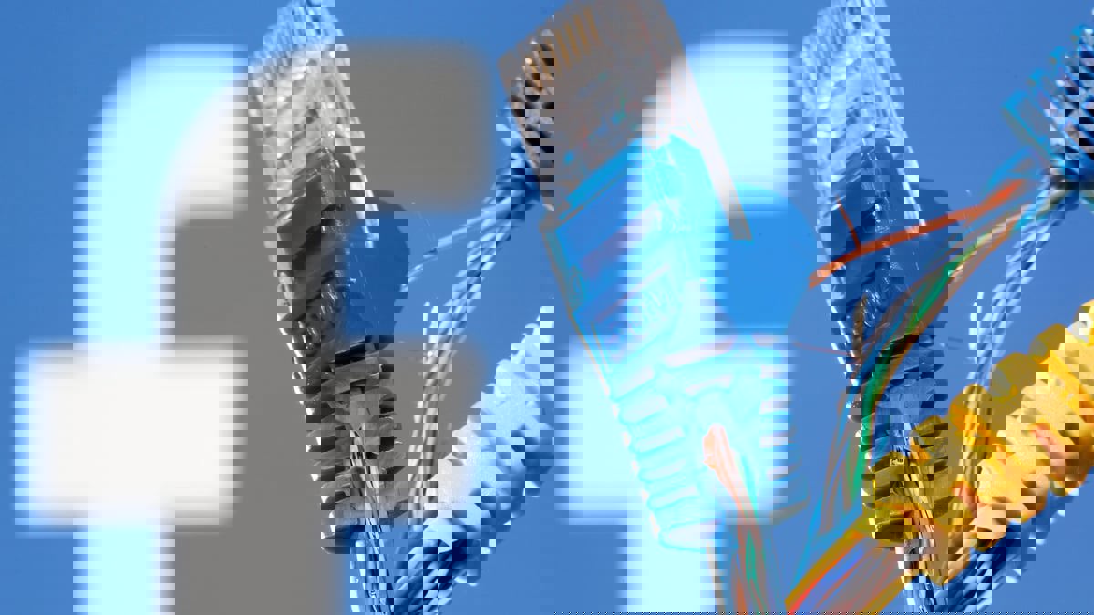 "فيسبوك": بعض المستخدمين يواجهون صعوبة بالوصول لخدماتنا