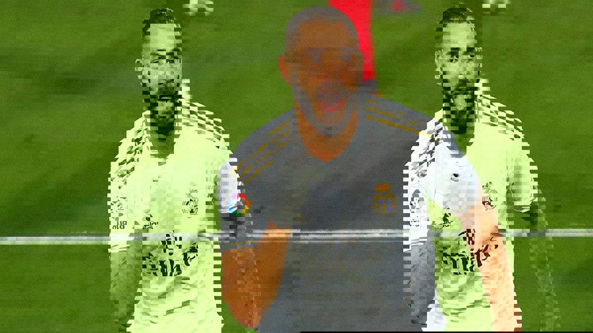 كريم بنزيما يختار "أمهر" لاعب في العالم.. وأصعب دفاع واجهه