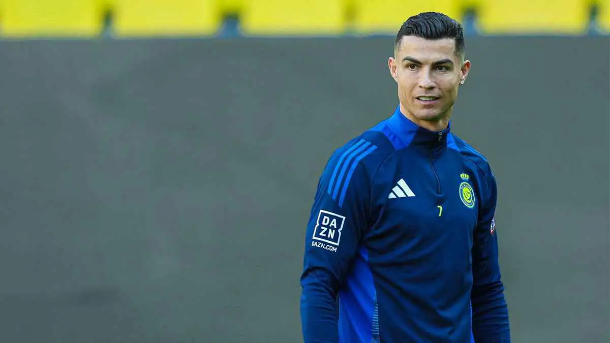 هل انتقال كريستيانو رونالدو إلى الأهلي المصري "قريب"؟