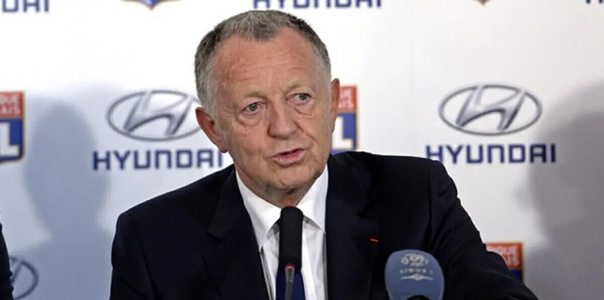 رئيس نادٍ فرنسي يستقطب نجمات كرة القدم عبر تويتر (صورة)