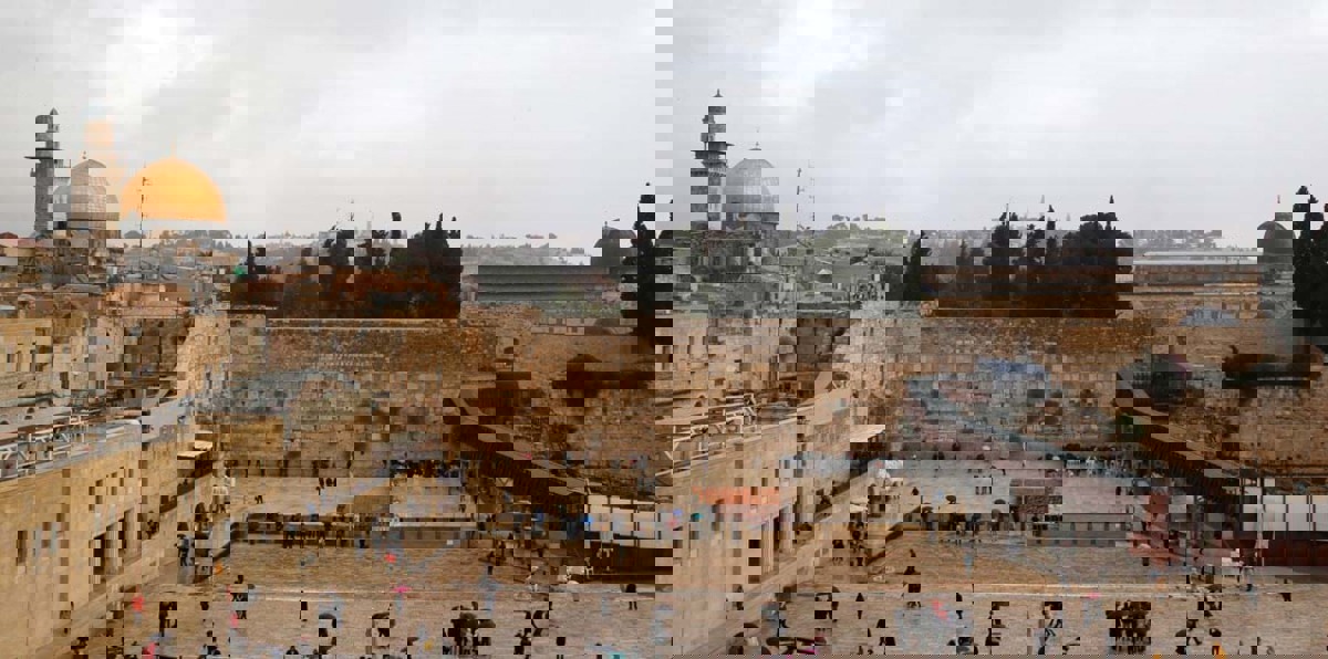 خوفًا من توقف المساعدات.. دولة أوروبية تدرس نقل سفارتها إلى القدس