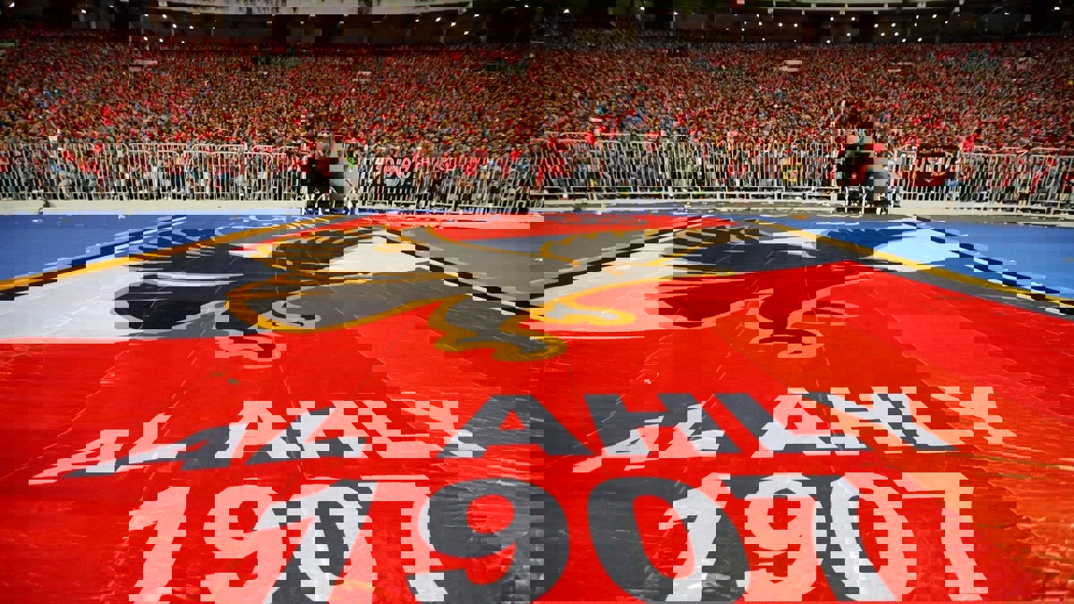 الأهلي المصري ينفي ادعاءات معتز مطر حول تربص الأمن بعائلته أمام بوابات النادي 