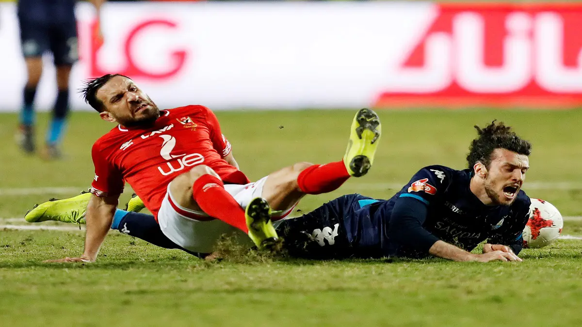 مباراة الأهلي وبيراميدز.. اشتباك بين اللاعبين وتحطم زجاج غرفة خلع الملابس