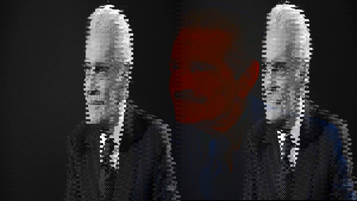 بعد تحويل مذكرات عمر الشريف لمسلسل.. هل تلقى أعمال السير الذاتية قبولا في مصر؟