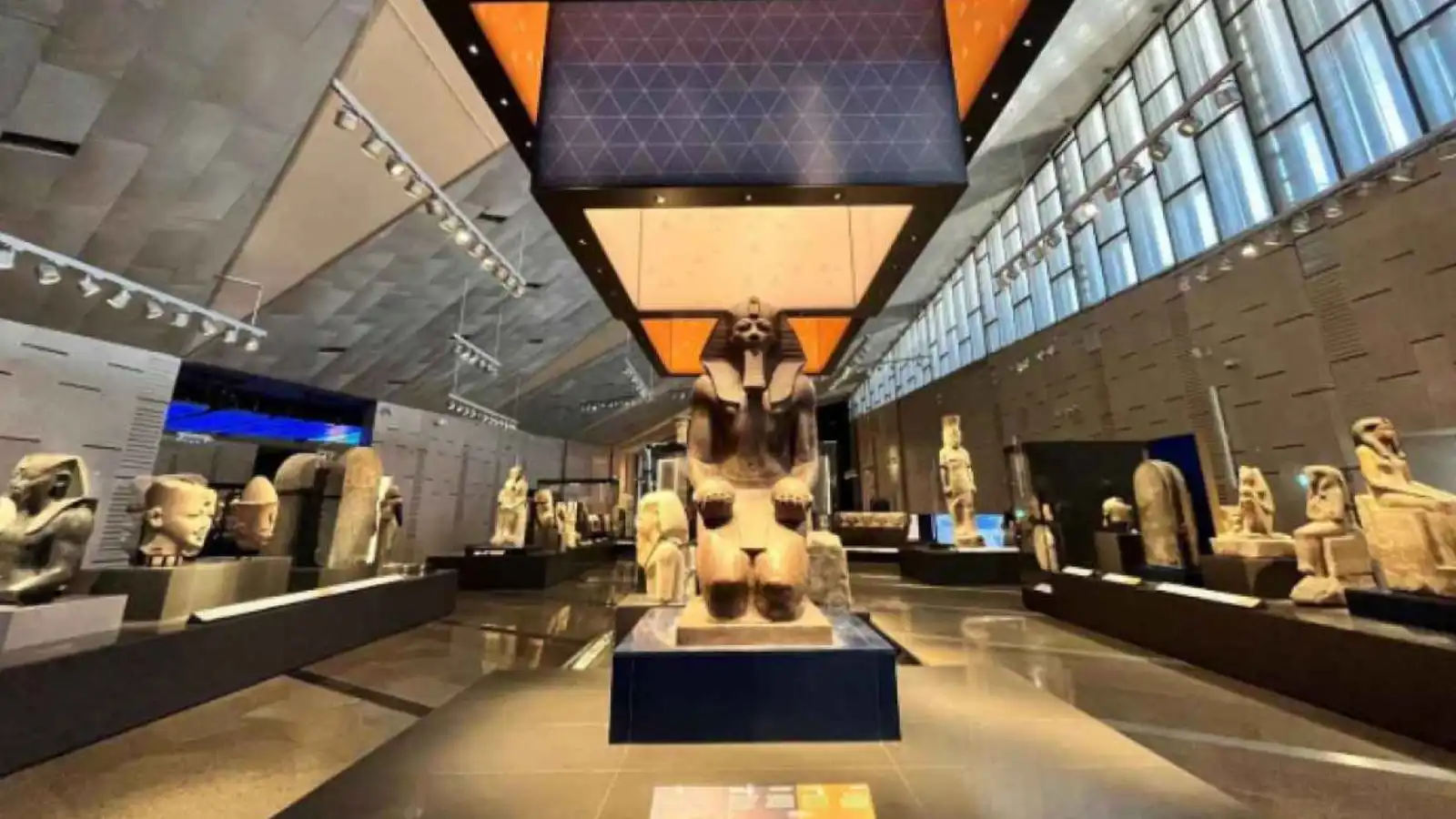 خطة تأمين محكمة.. كيف تزينت الجيزة احتفالًا بافتتاح المتحف المصري الكبير؟ (صور)