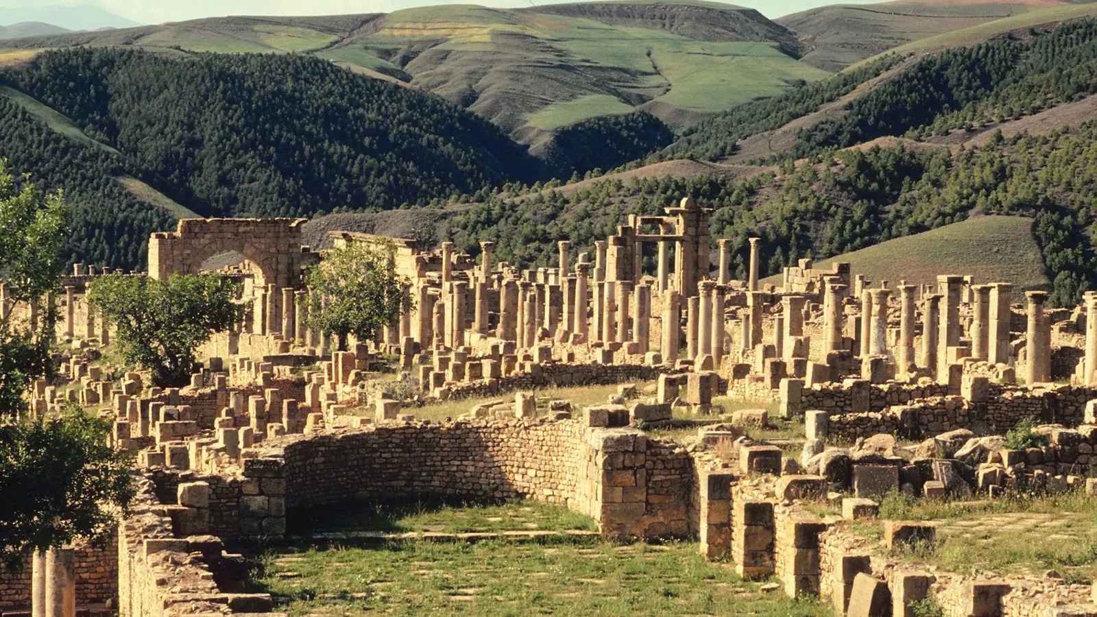 القليعة.. "فردوس الأندلس المفقود" في الجزائر (فيديو إرم)