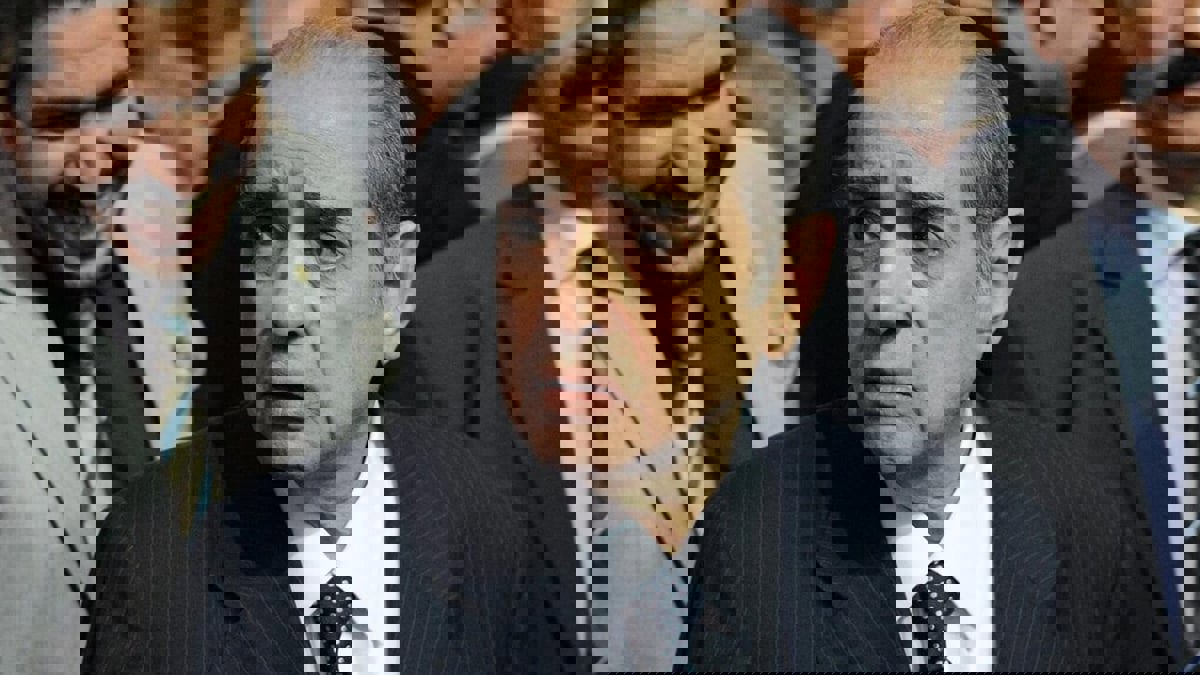 مصر.. تدهور الحالة الصحية للمحامي فريد الديب ونقله للمستشفى