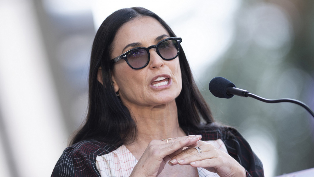 اغتصاب وإدمان للكحول.. ديمي مور تكشف عن محنها العصيبة في "إنسايد أوت"