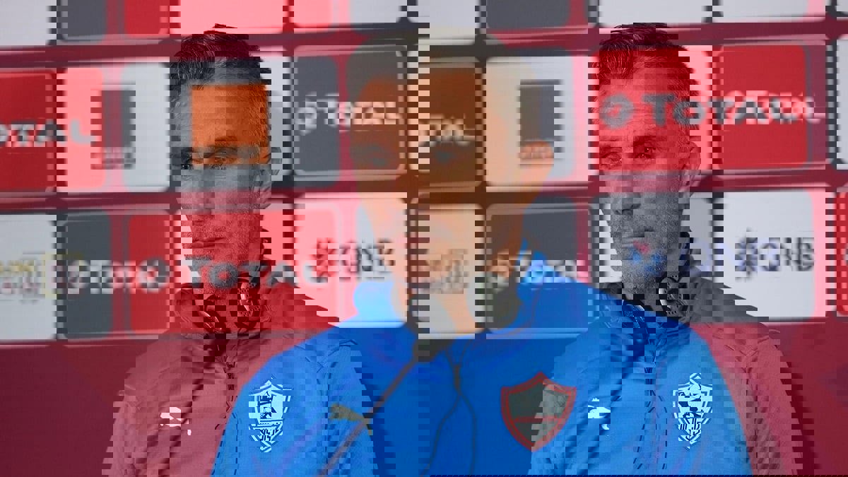 كارتيرون يرد على أنباء تدريب الترجي التونسي ويضع إدارة نادي الزمالك تحت الضغط