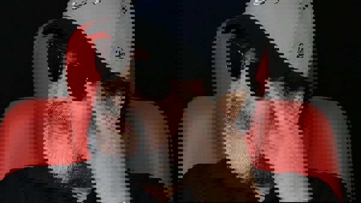 مشادة واتهامات على الهواء بين صديقة مارادونا وزوجته بسبب الميراث