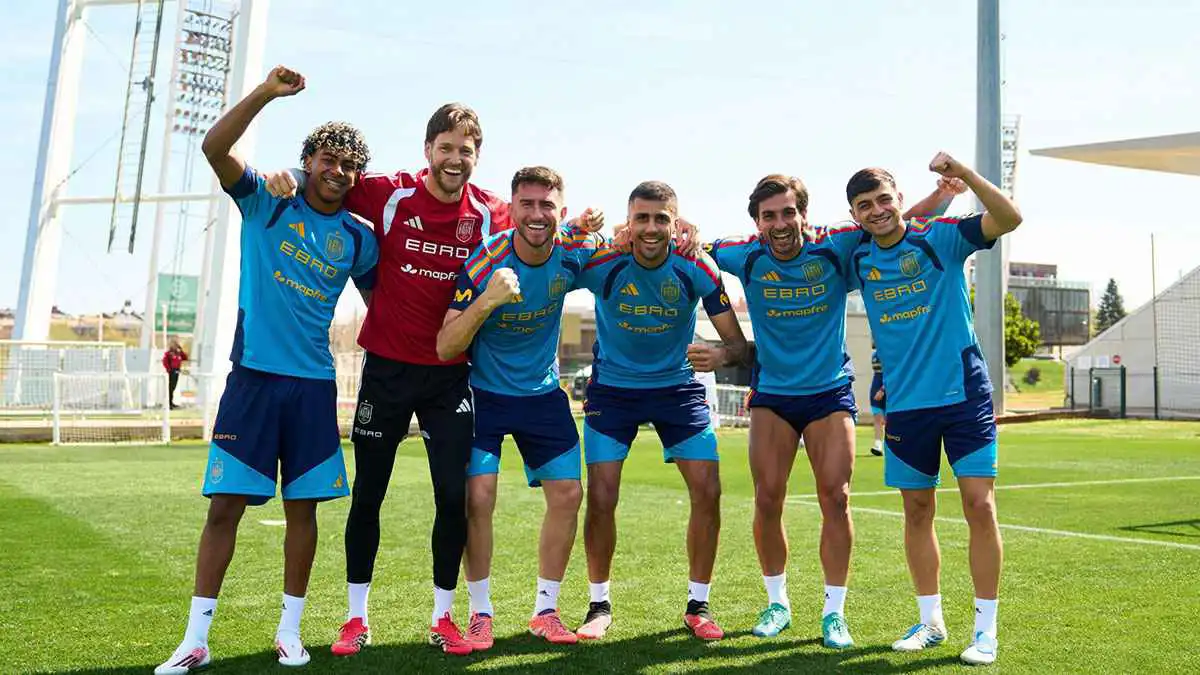 الموعد والقنوات الناقلة لمباراة إسبانيا ضد صربيا