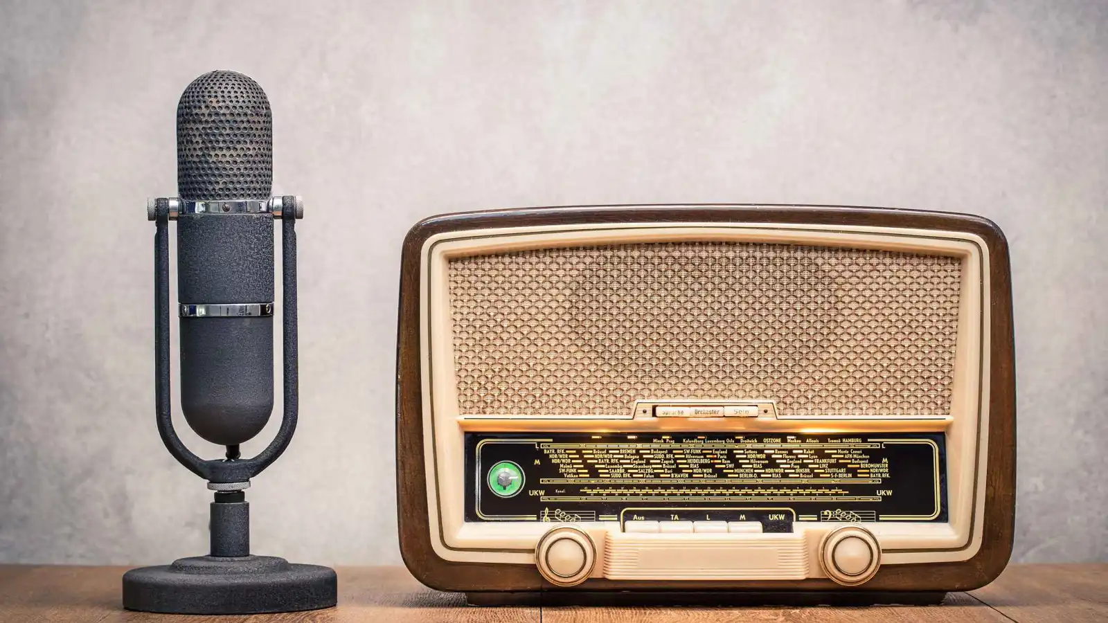 "هذا الفرح يا روح".. إذاعة عراقية تثير خلافا وديا حول أغنية (فيديو)‎