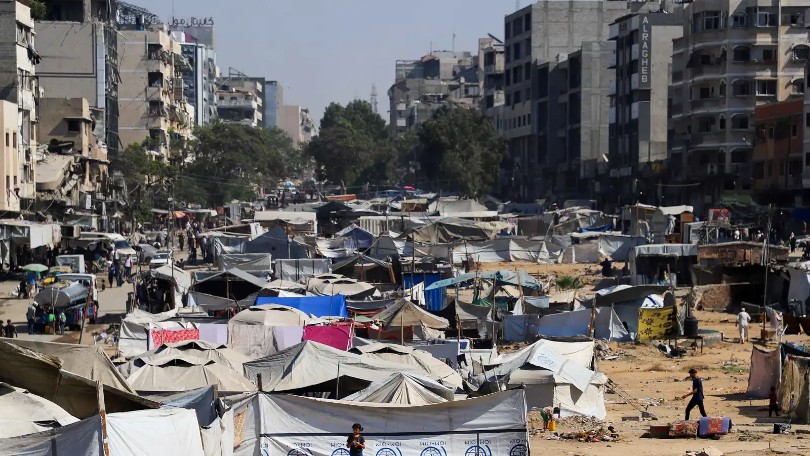 مع بدء اجتياح المدينة.. انقطاع خدمات الاتصالات والإنترنت في غزة