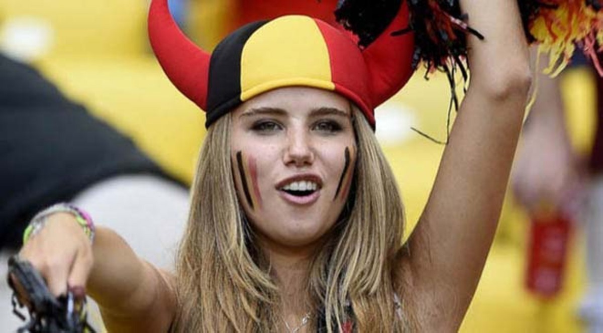 "لوريال" تتعاقد مع المشجعة البلجيكية الحسناء