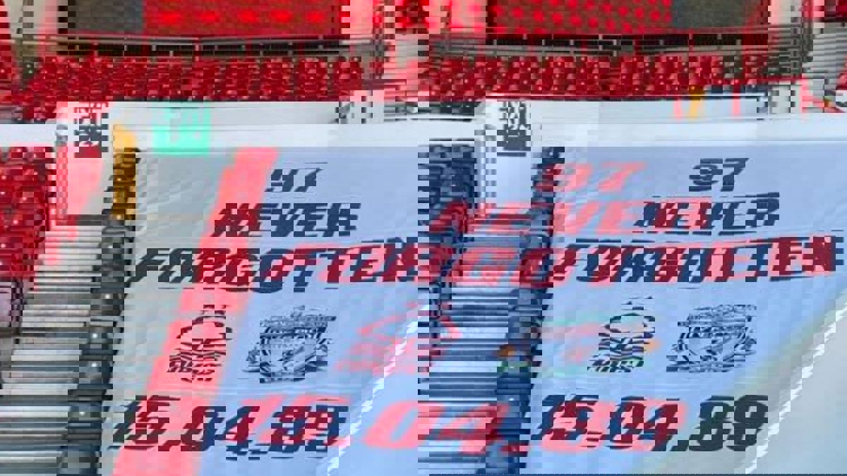 نوتنغهام فورست يترك 97 مقعدا شاغرا أمام ليفربول تكريما لضحايا هيلسبره