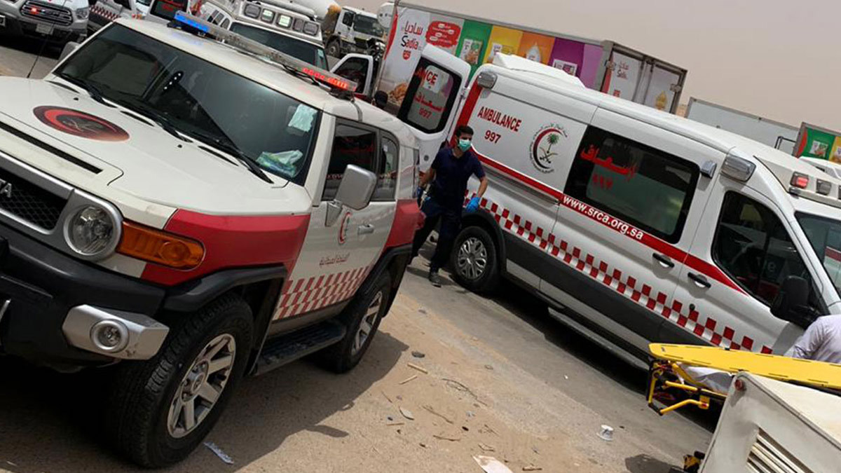 بالفيديو.. سيارة تقتحم محطة وقود وتصدم عاملا بعنف في السعودية