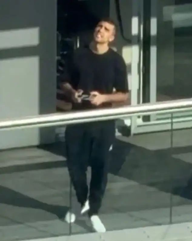 رودري يستخدم طائرة مسيرة