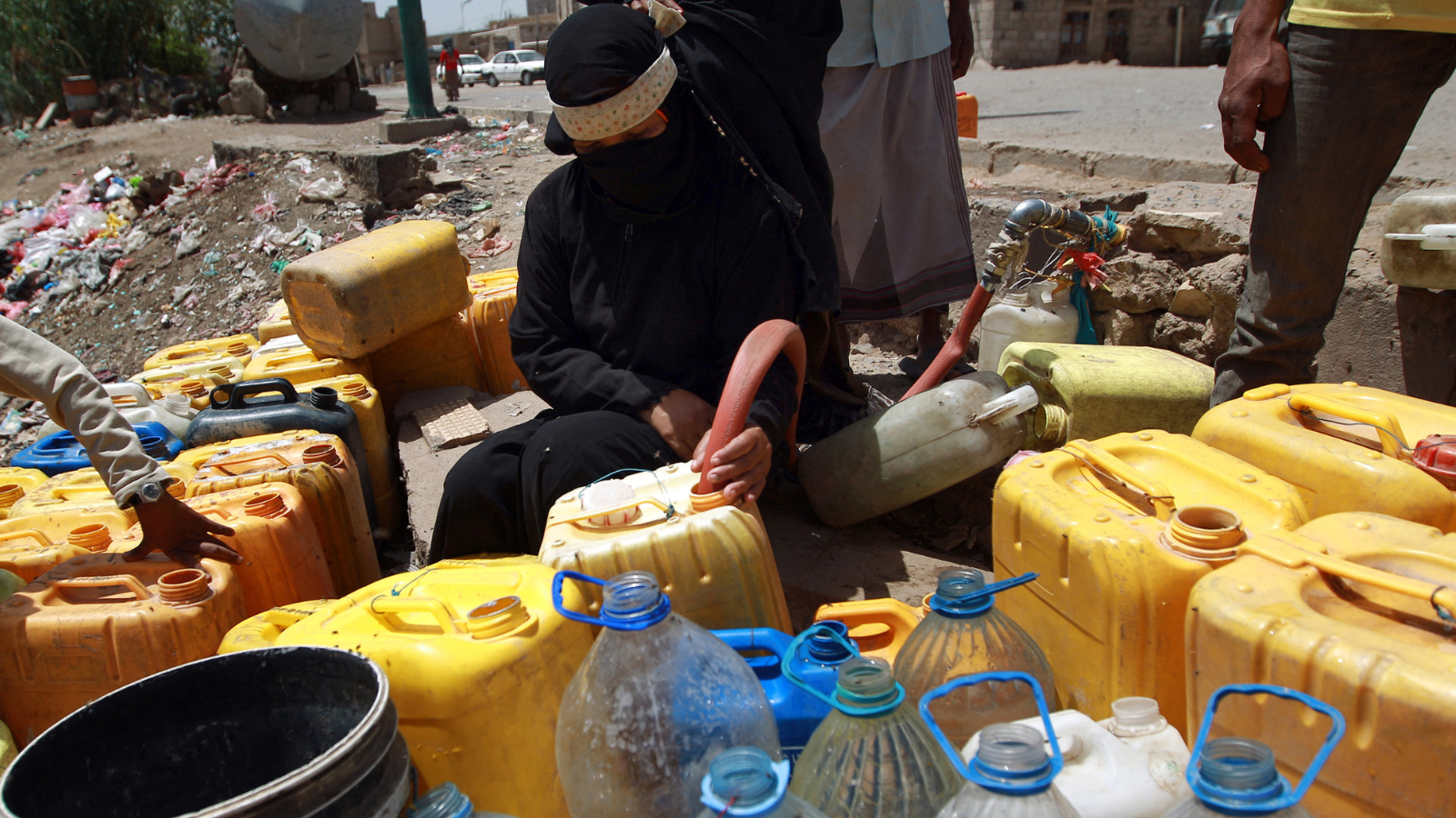 "قاتل صامت" يتربص باليمنيين في قاع الآبار