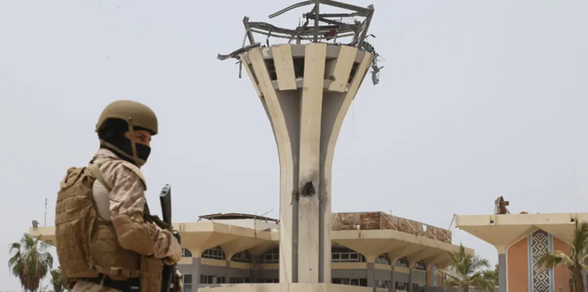 26 قتيلًا على الأقل بهجوم على قاعدة للجيش اليمني في عدن