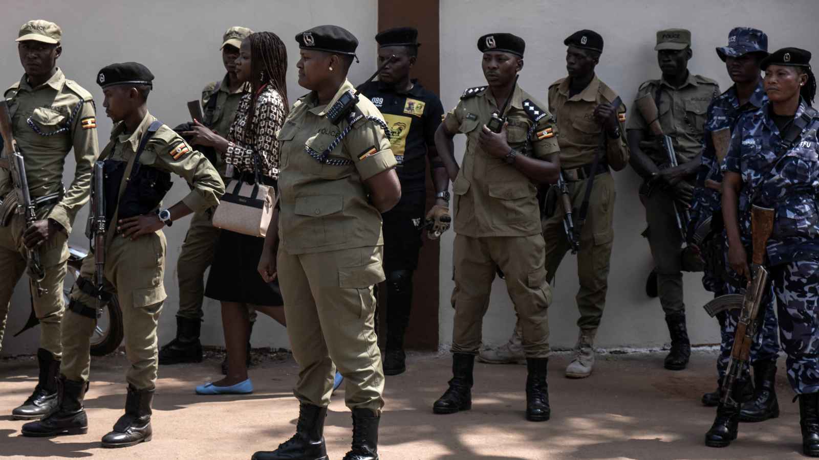 شراكة المصالح.. كيف تحولت أوغندا إلى مختبر للأسلحة الروسية؟