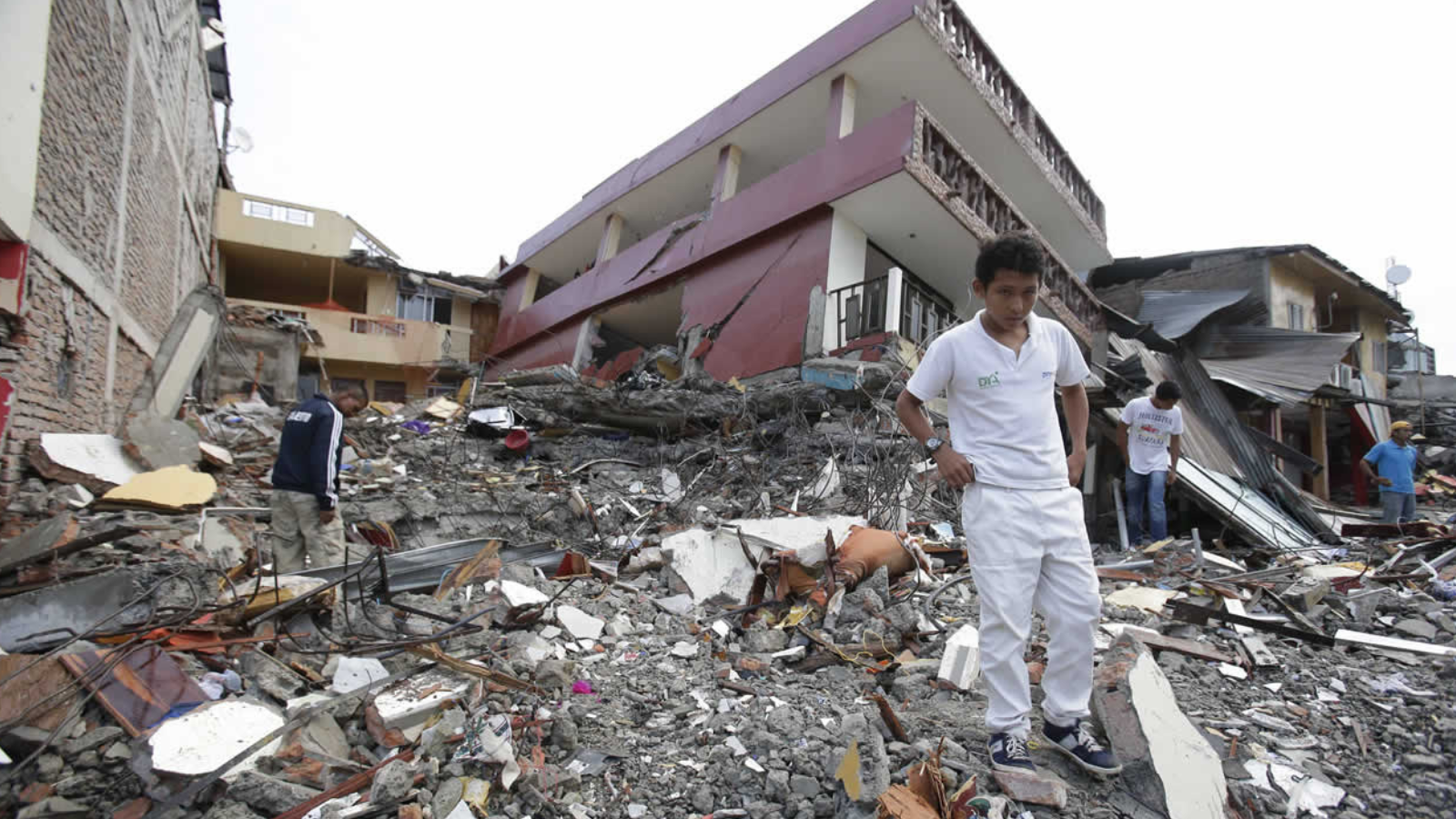 زلزال بقوة 5.7 درجات يهز الإكوادور