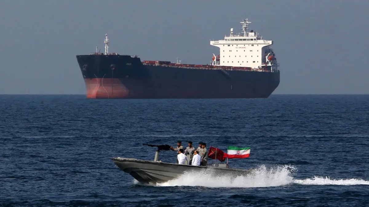 الشركة المالكة للناقلة المحتجزة لدى إيران تطلب زيارة الطاقم