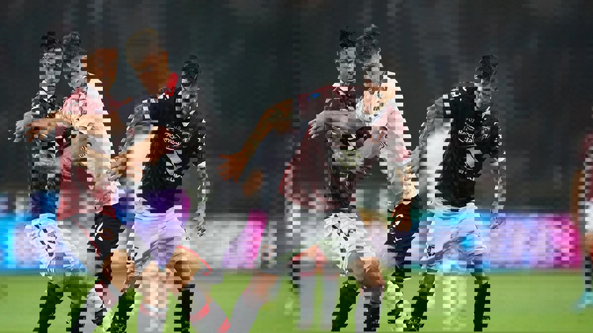 بيلوتي يقود تورينو لزيادة أوجاع ميلان في الدوري الإيطالي (فيديو)