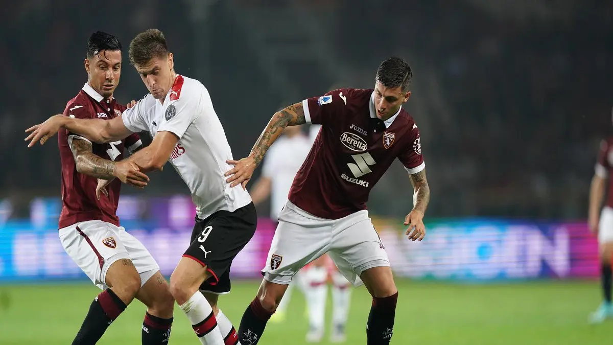 بيلوتي يقود تورينو لزيادة أوجاع ميلان في الدوري الإيطالي (فيديو)