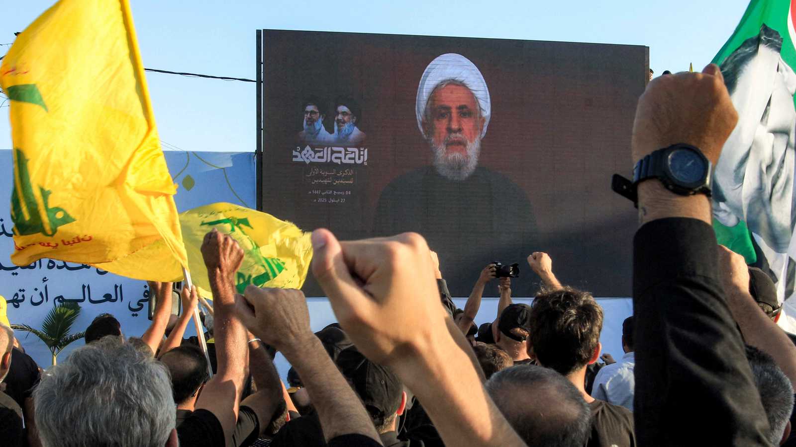 الدبلوماسية مع السلاح..  حزب الله يعيد إرباك الداخل اللبناني بـ"فوضى الرسائل"