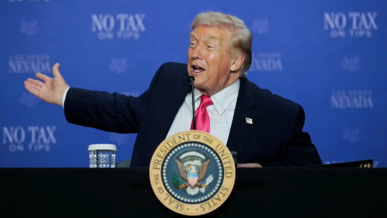 ترامب: إيران وافقت على وقف دعم حزب الله وحماس