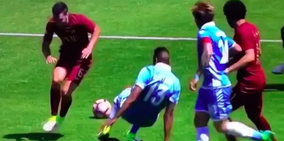 ركلة جزاء بمبارة روما ولاتسيو تثير جدلًا واسعًا (فيديو)