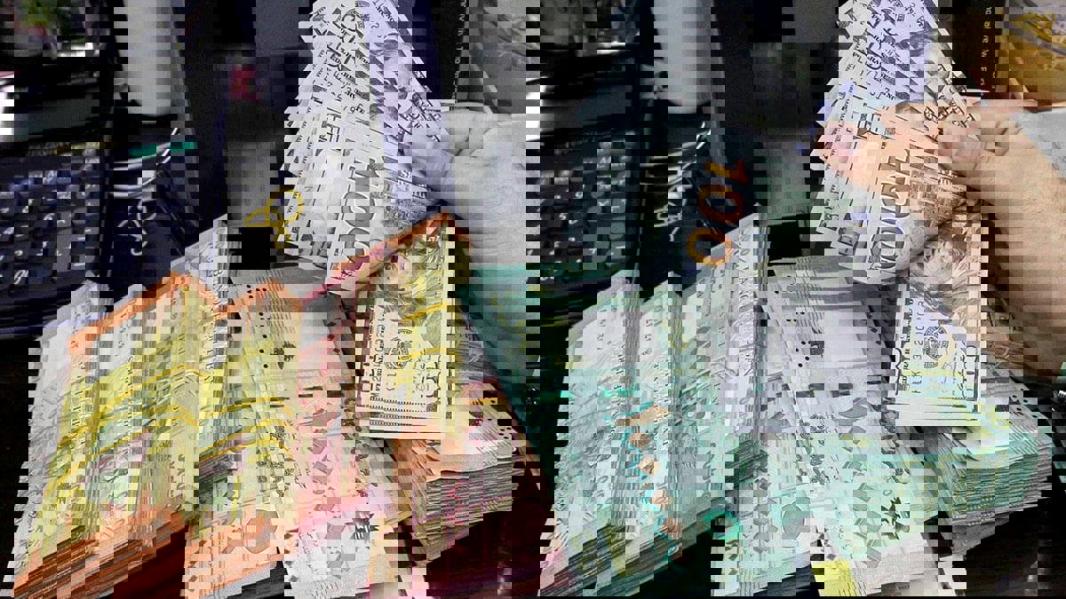 الليرة اللبنانية تسجل رقما قياسيا جديدا في مسلسل تراجعها أمام الدولار