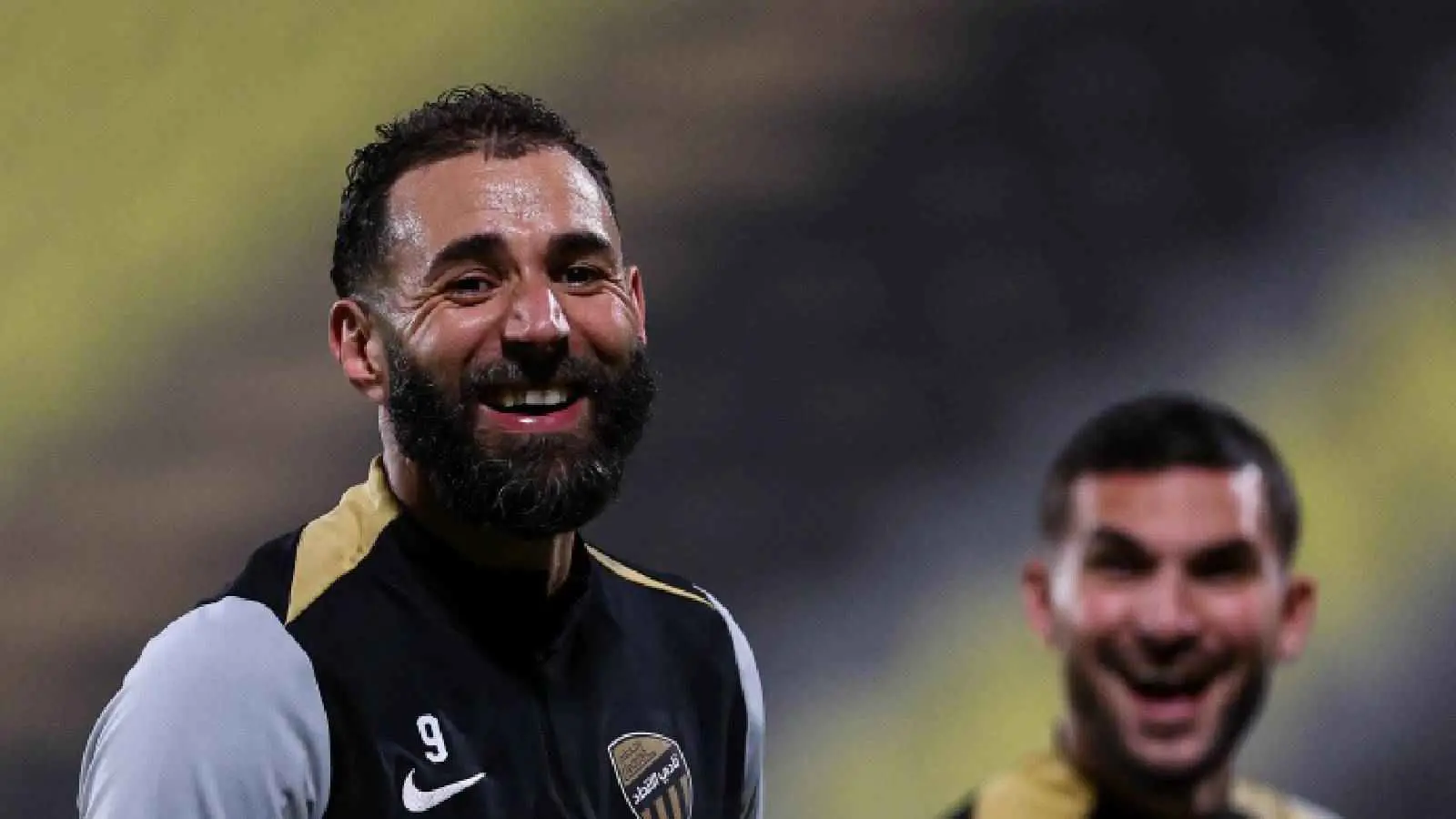 تصرف مفاجئ.. كريم بنزيما يقتحم انتخابات الاتحاد السعودي ويدعم هذا المرشح