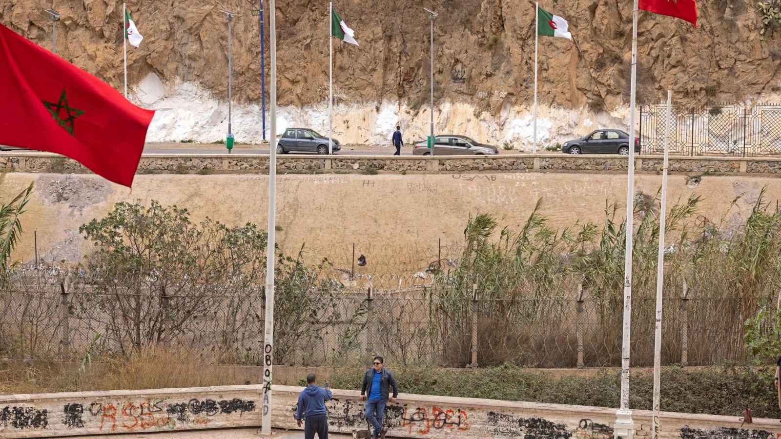 الجزائر تفرض تأشيرة دخول على المغاربة