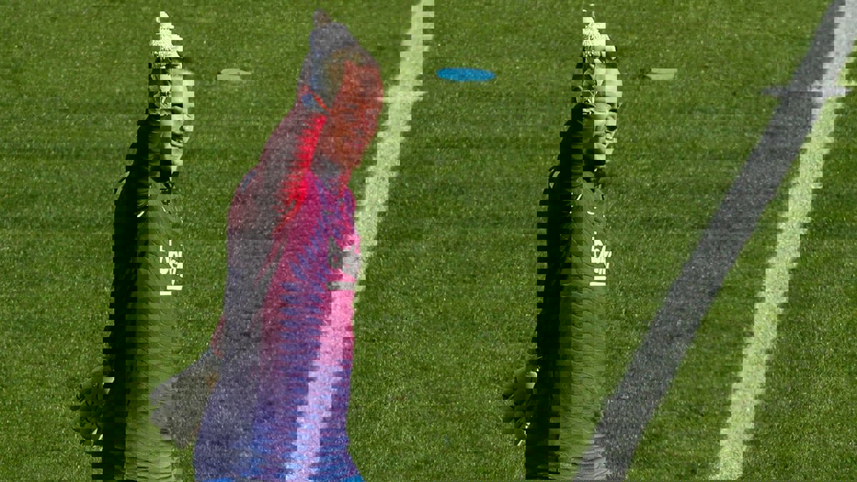 سبورت: برشلونة يدرس إبرام صفقة تبادلية تشمل تير شتيغن ودوناروما