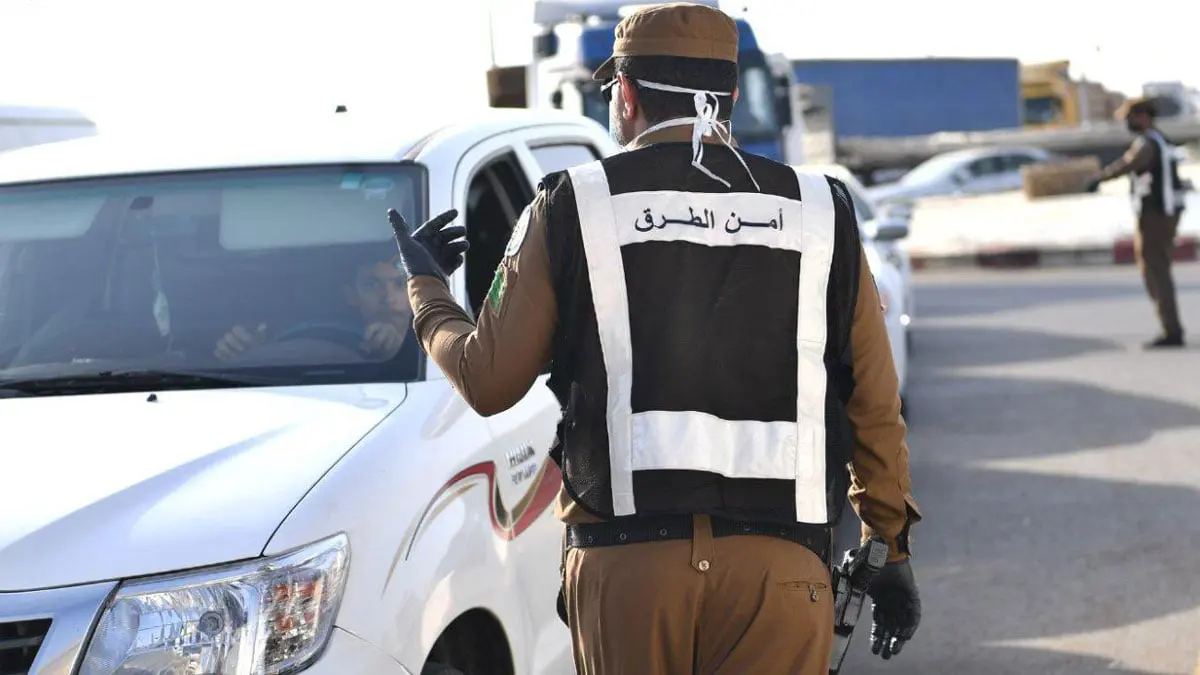 السعودية.. القبض على سائق شاحنة دهس وافدًا ولاذ بالفرار