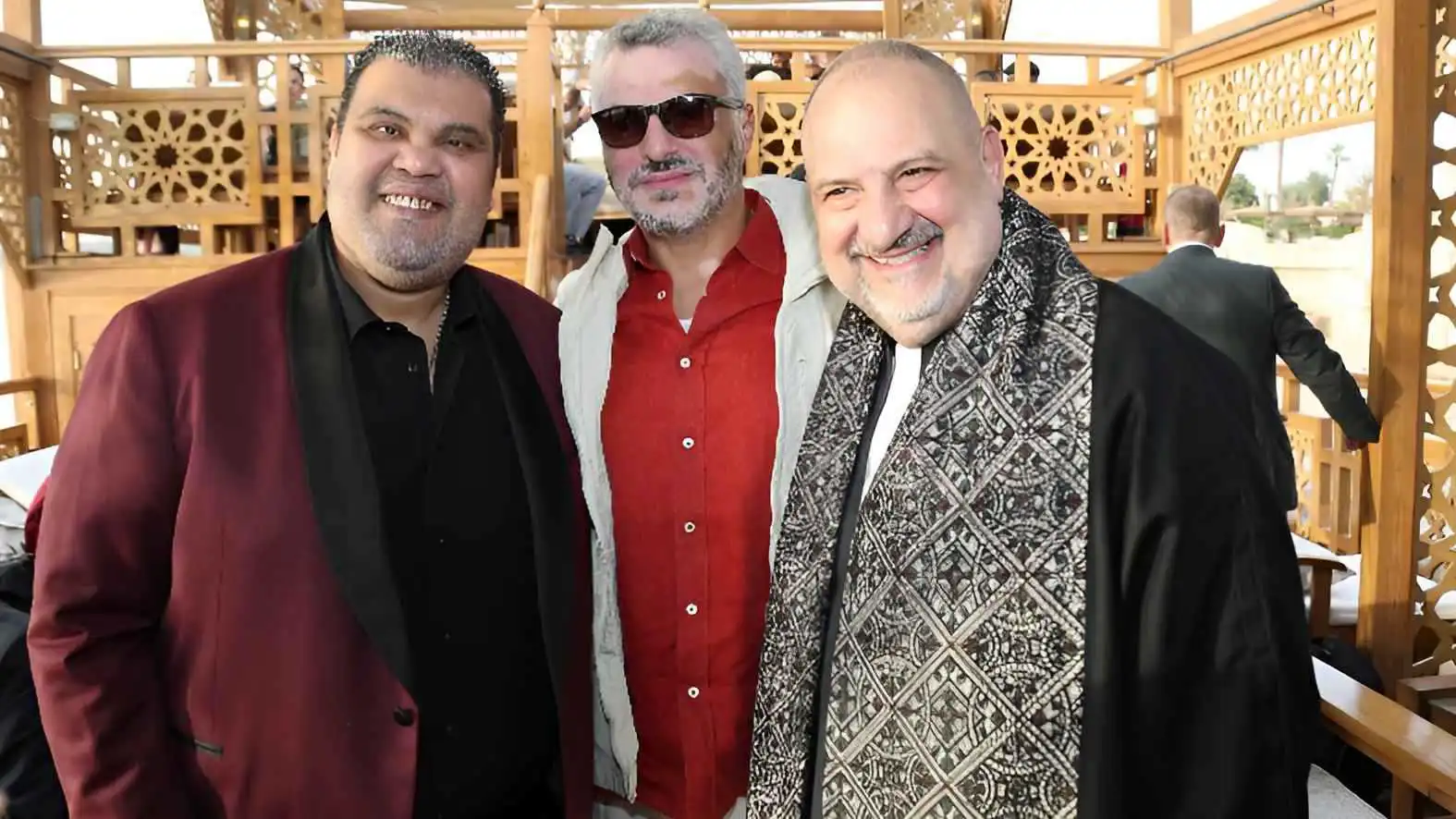 الفنان خالد الصاوي يرتدي الملابس "الصعيدية"