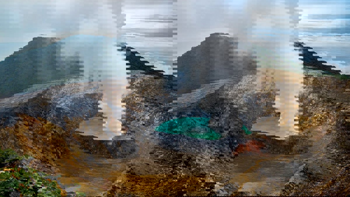 في بحيرة بركانية شديدة الغليان.. أدلة جديدة حول كيفية الحياة على المريخ