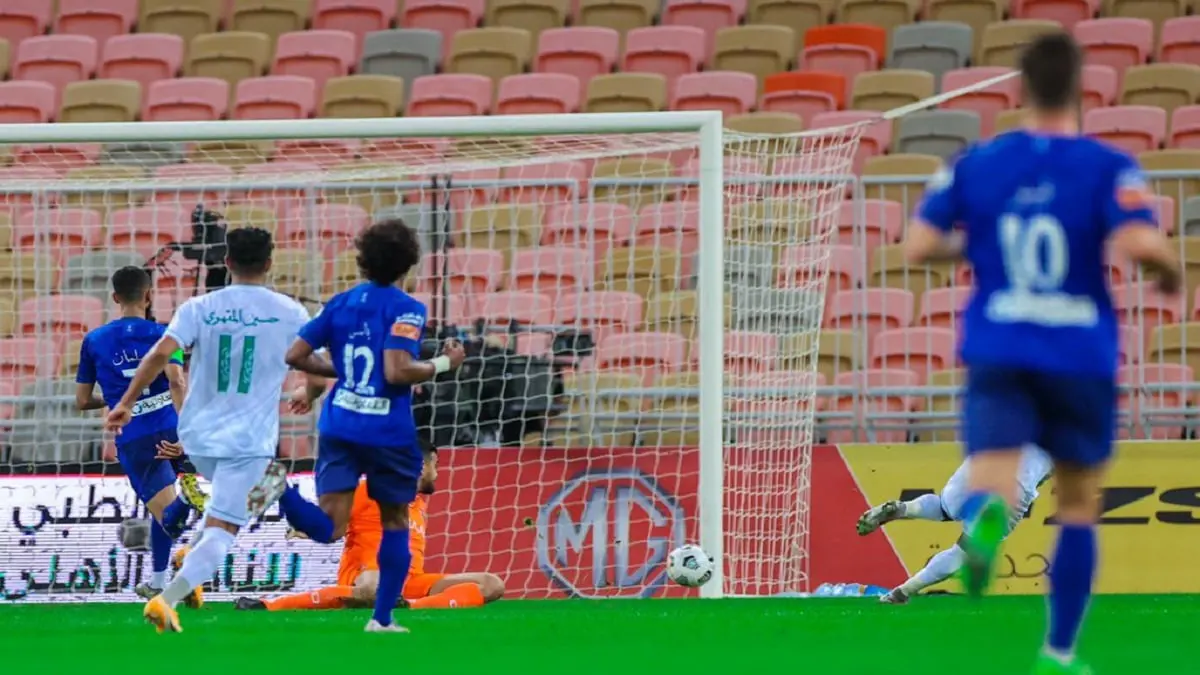 التعادل السلبي يحسم قمة الأهلي والهلال لينفرد "الزعيم" بصدارة ترتيب الدوري السعودي