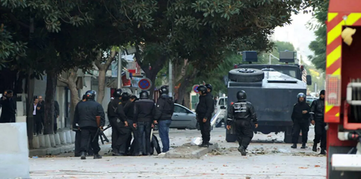 تونس.. احتجاجات إثر انتحار عاطل عن العمل