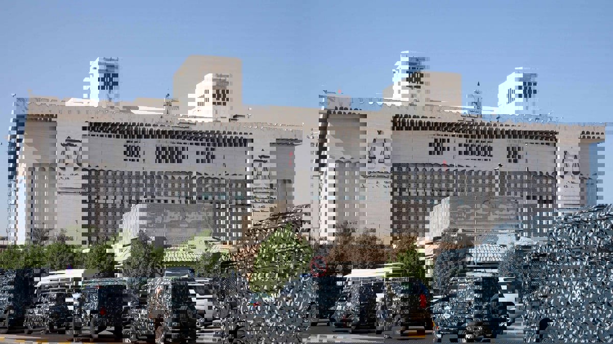 الكويت .. حكم نهائي ببراءة 4 ضباط من تهمة تعذيب زميلهم