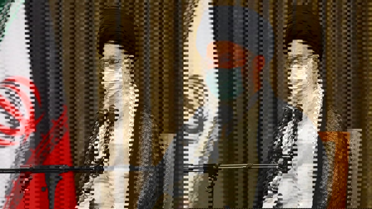 علي خامنئي يعترف بـ"تراجع العدالة" في إيران