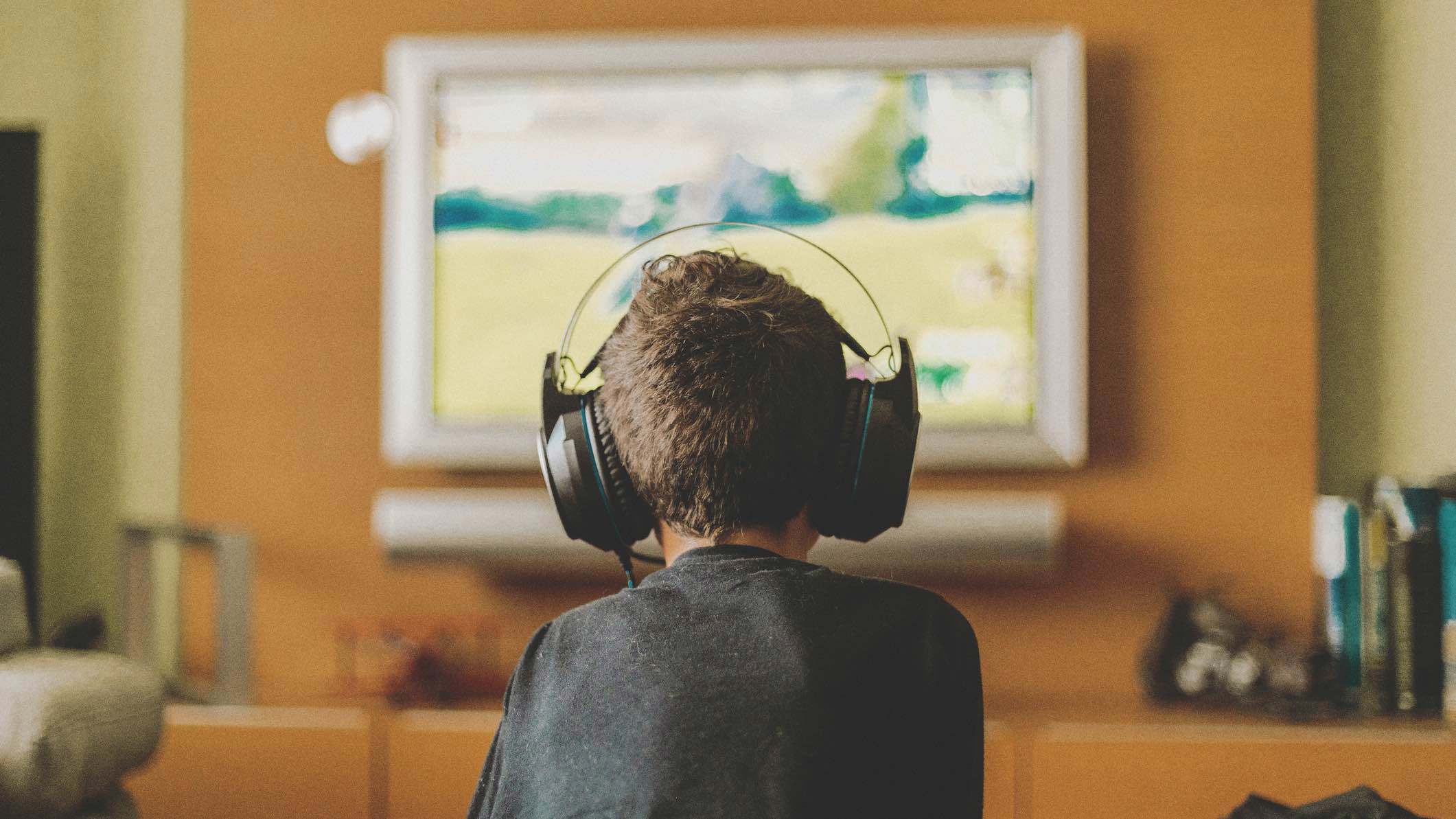 كيف تحمي طفلك من ألعاب الإنترنت؟